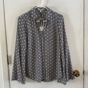 Express Portofino grey white polka dot slim fit blouse bell sleeves Size Medium